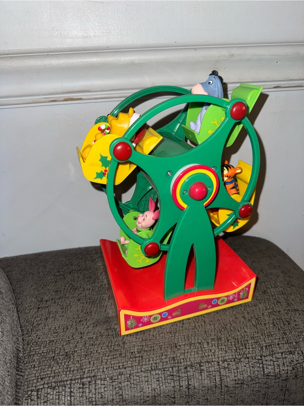 Disney Green and Yellow Winnie the Pooh Ferris Wheel musical Xmas - Picture 3 of 5